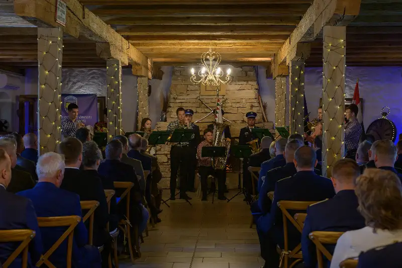 Esztergomi rendőröket jutalmaztak a Rendőrség Napja alkalmából